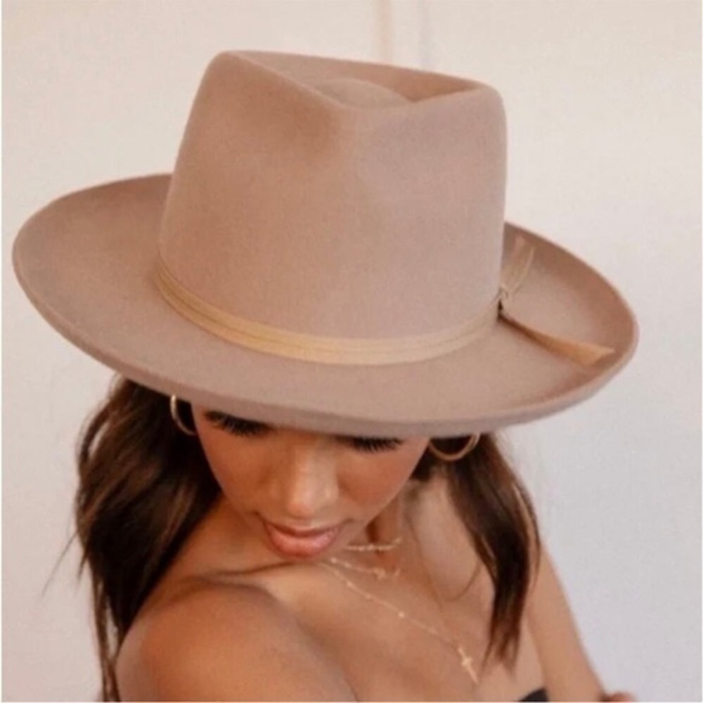 Lack of color the  Zulu II hat